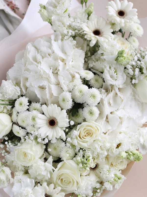 Buchet mare de designer alb cu hortensie