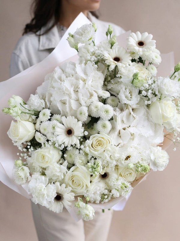 Buchet mare de designer alb cu hortensie