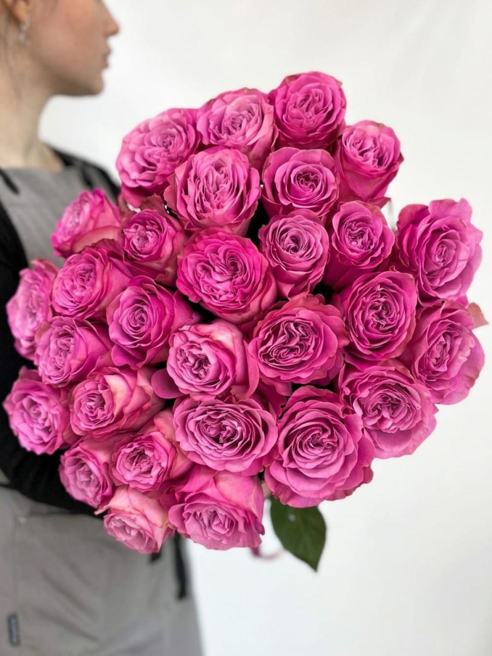 Buchet de 31 de trandafiri tip bujor Queen's Crown