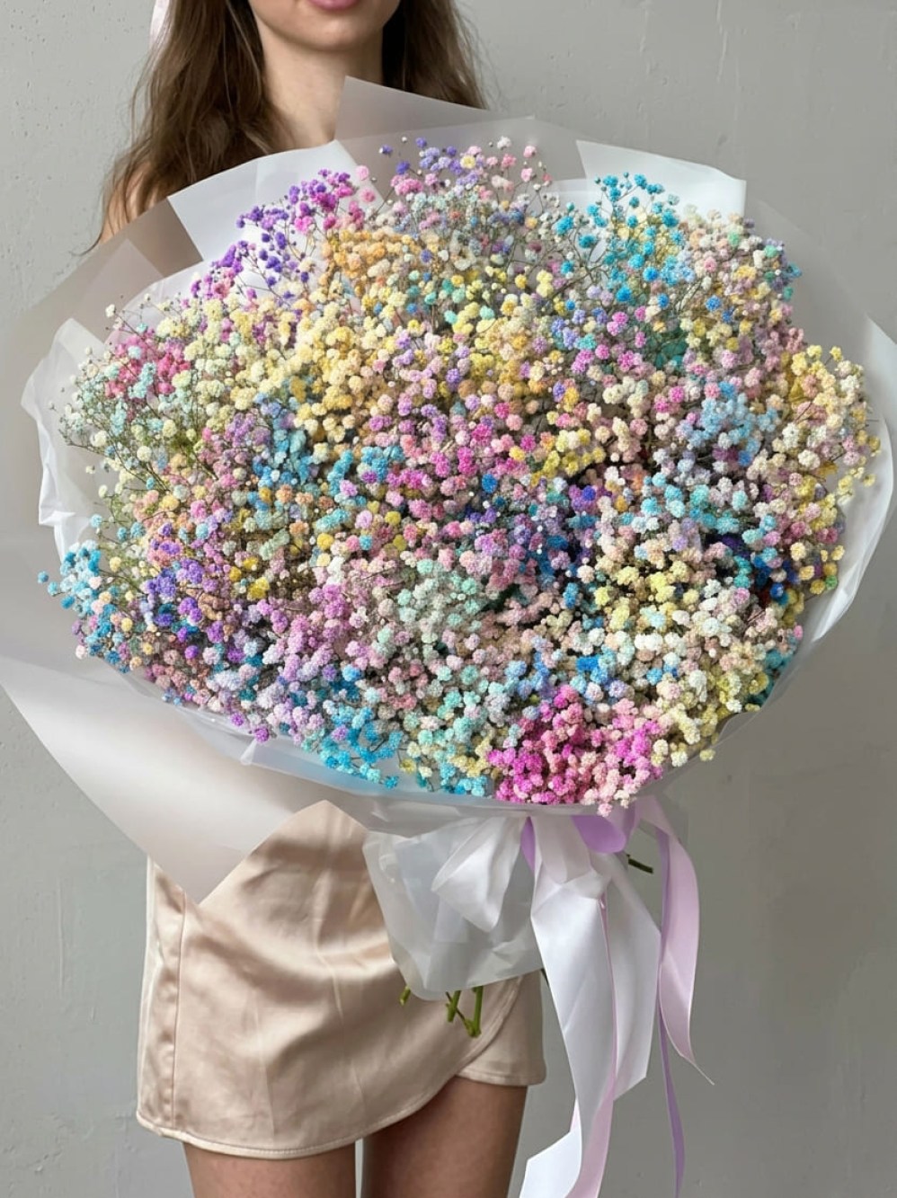 Buchet din 15 ramuri de gypsophila curcubeu
