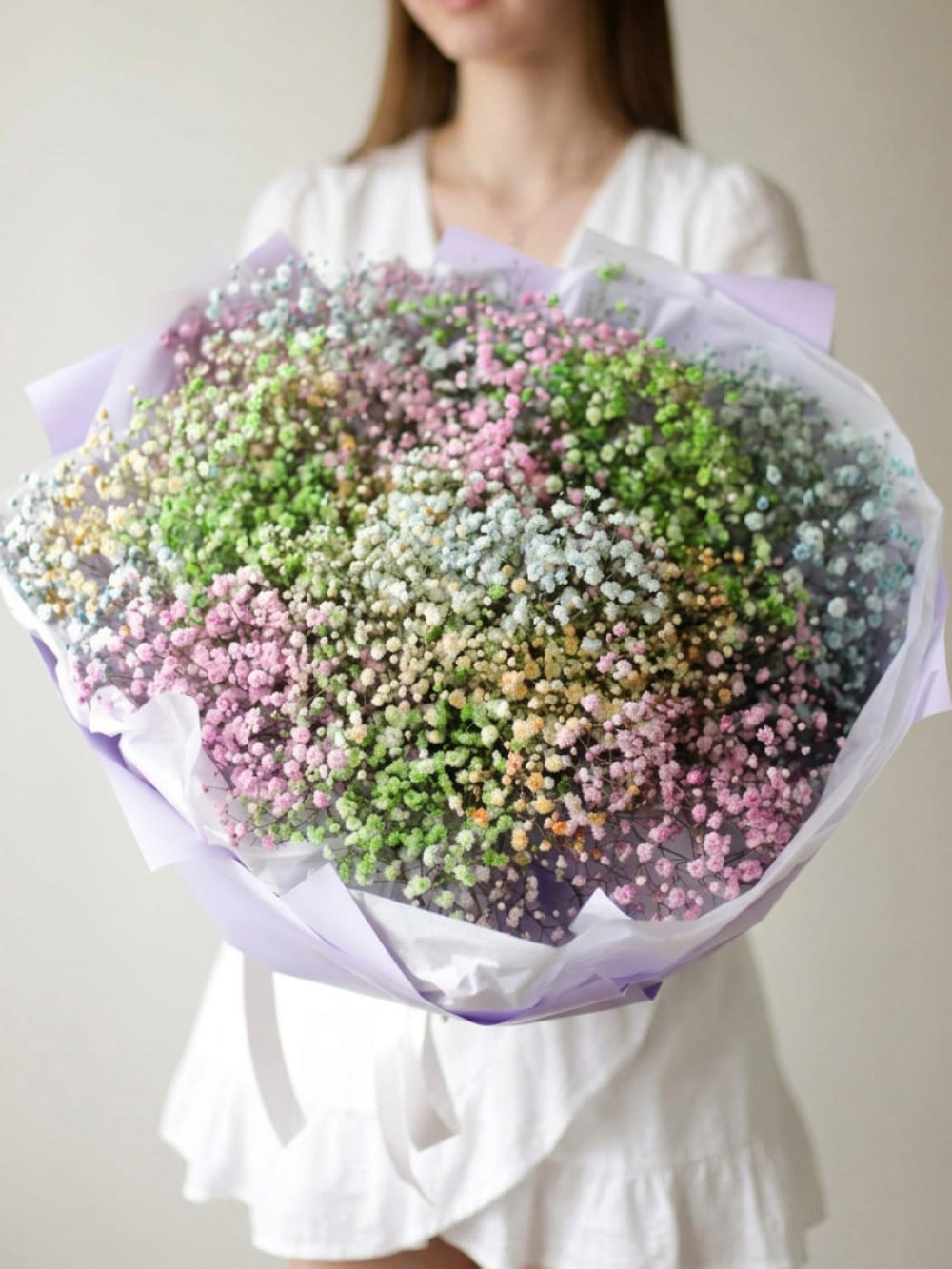 Buchet din 17 ramuri de gypsophila curcubeu