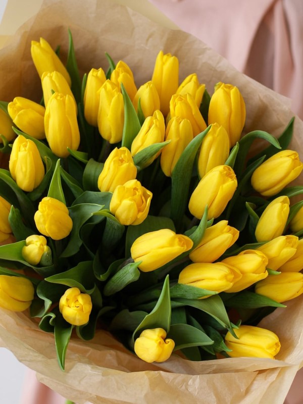 Buchet de 35 de lalele galbene