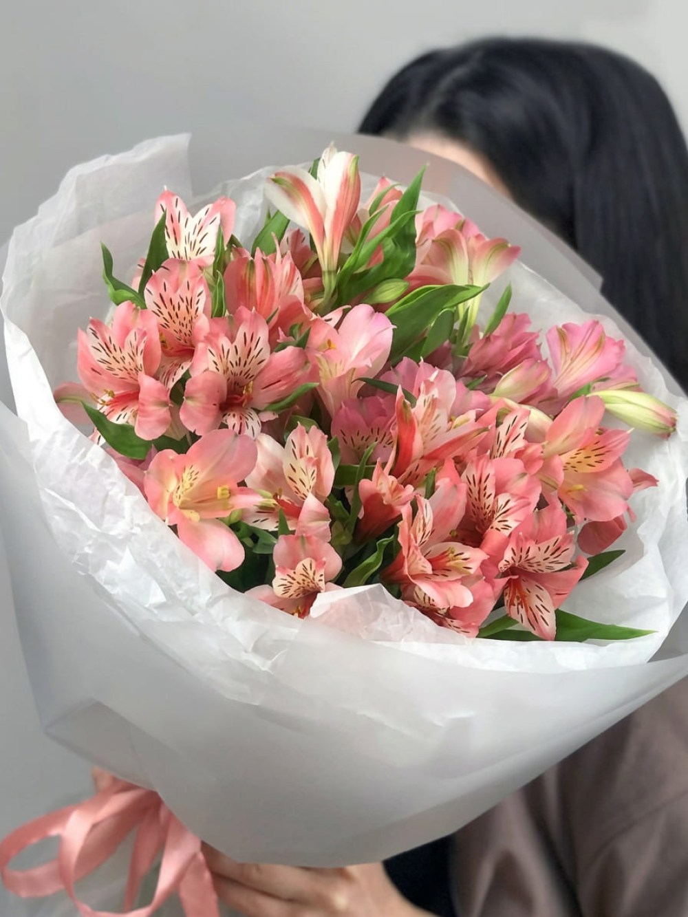 Buchet de 7 alstroemerias roșu-roz