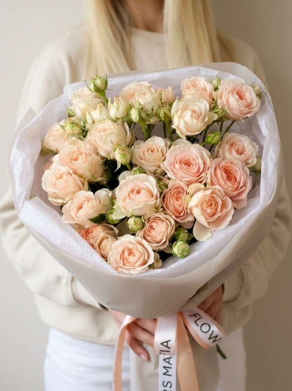 Buchet de 7 trandafiri spray roz moale Peach Dimation