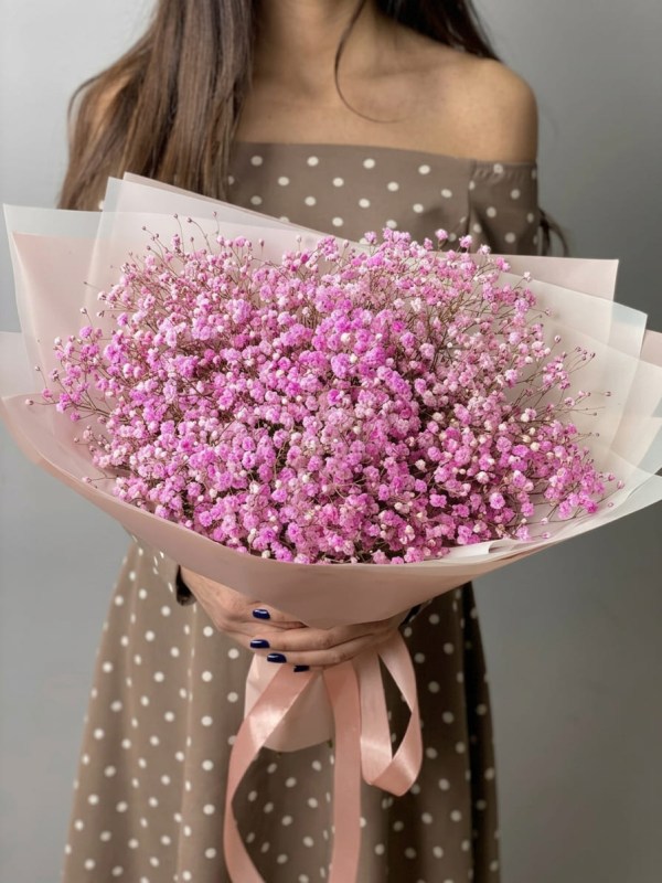 Buchet din 7 ramuri de gypsophila roz premium, ambalat cu pulbere