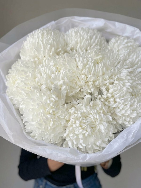 Buchet de 9 crizanteme albe cu un singur cap