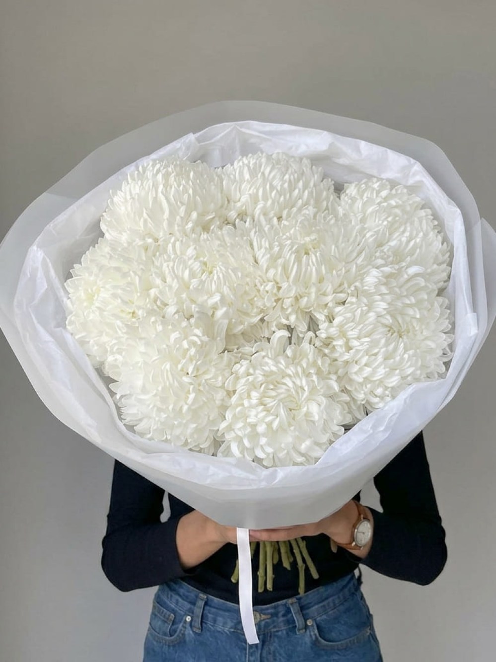 Bouquet of 9 white single-headed chrysanthemums