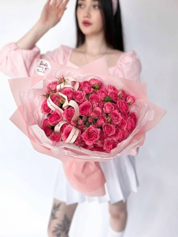 Buchet de 9 trandafiri spray Dimensiuni roz