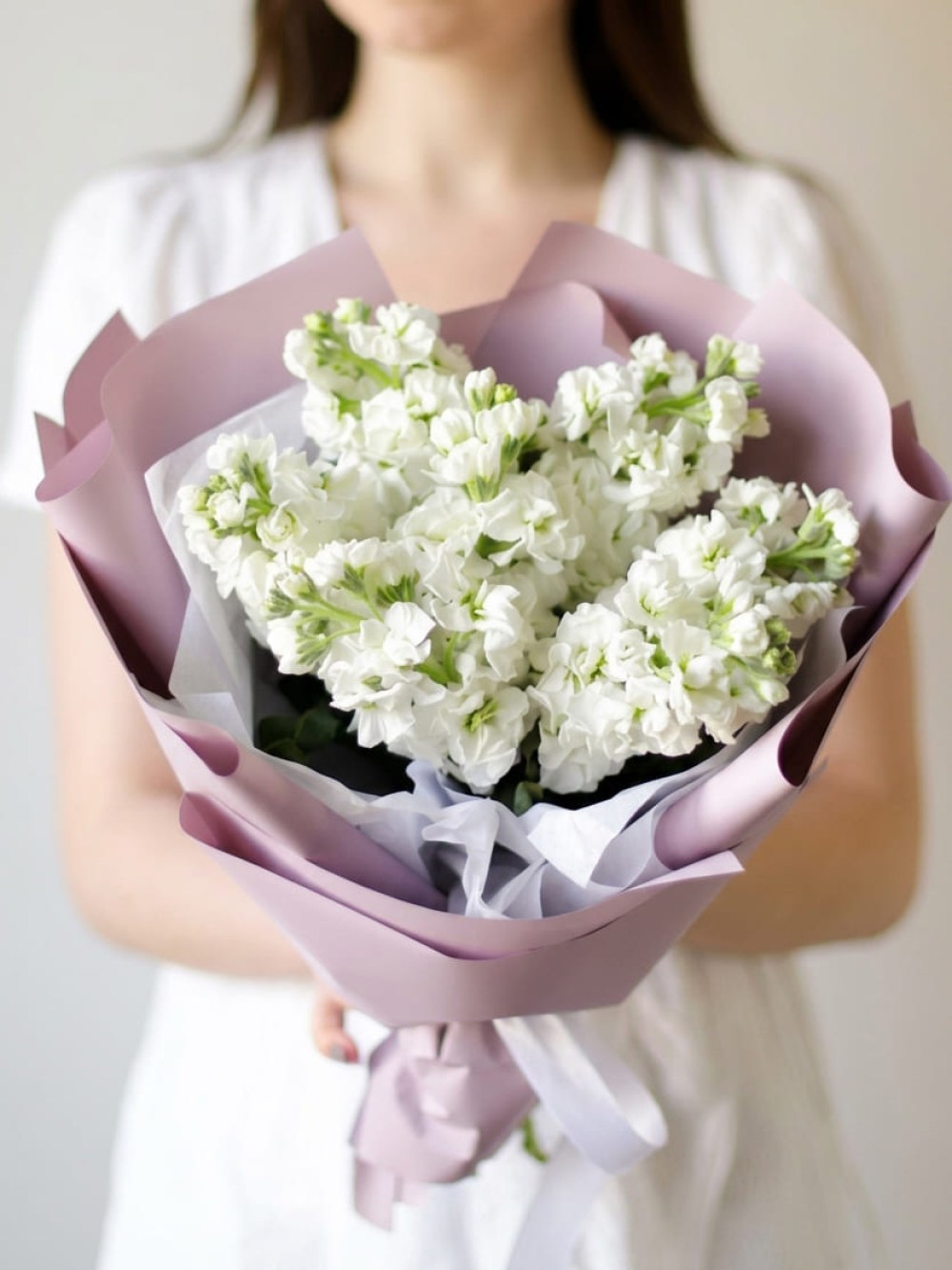 Bouquet of 9 branches of white matthiola