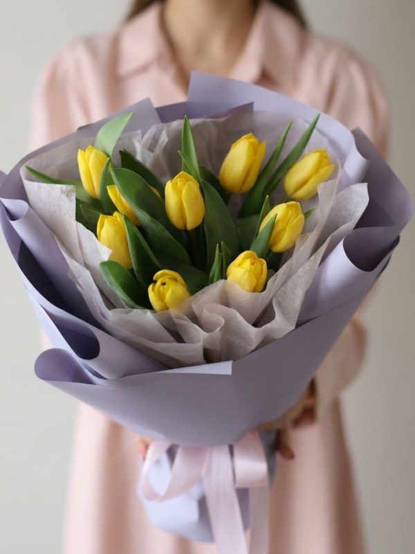Buchet de 9 lalele galbene