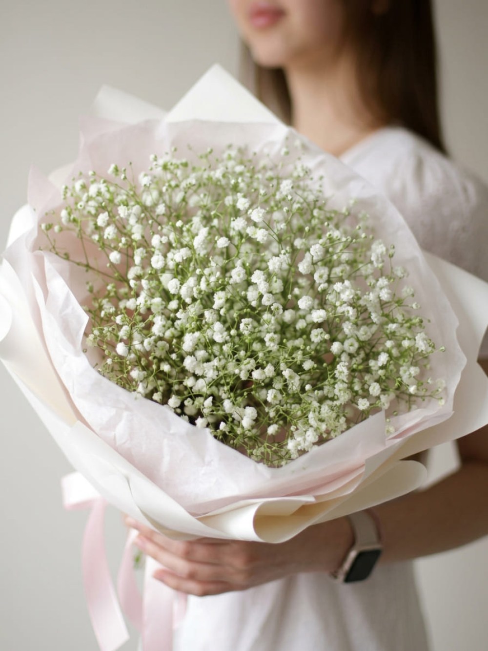 Mini buchet de gypsophila albă într-un design delicat