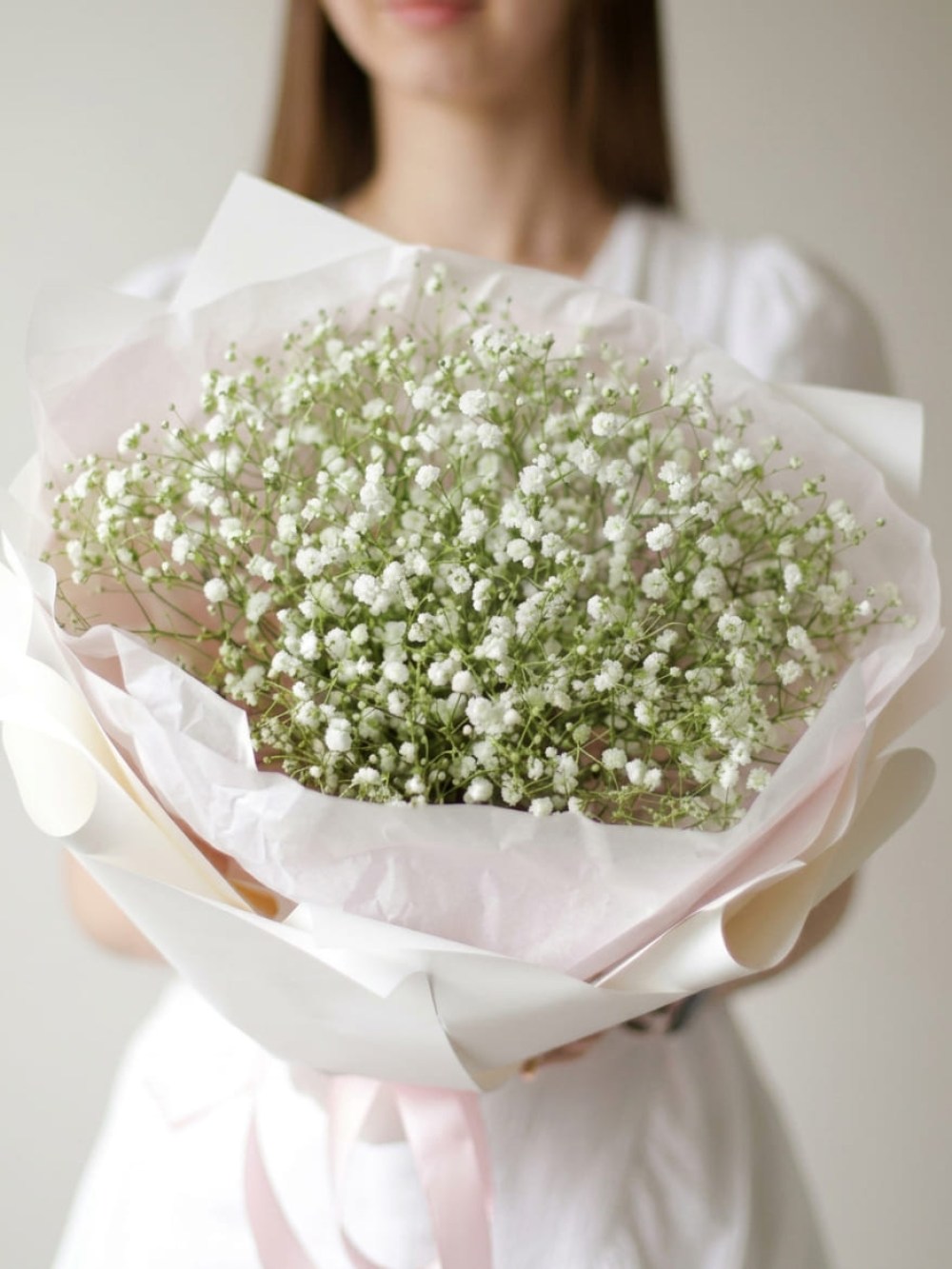 Mini buchet de gypsophila albă într-un design delicat