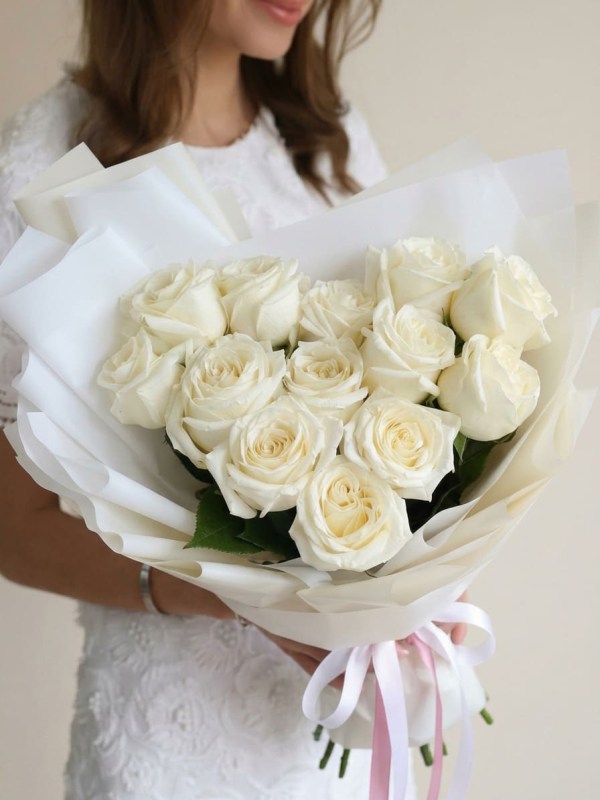 Buchet de 13 trandafiri premium Candlelight