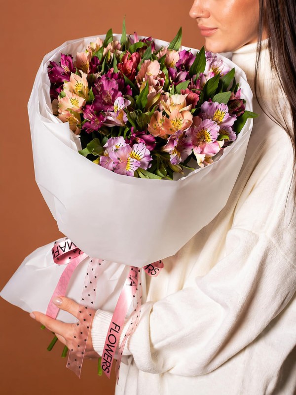 Buchet de 15 mix alstroemeria