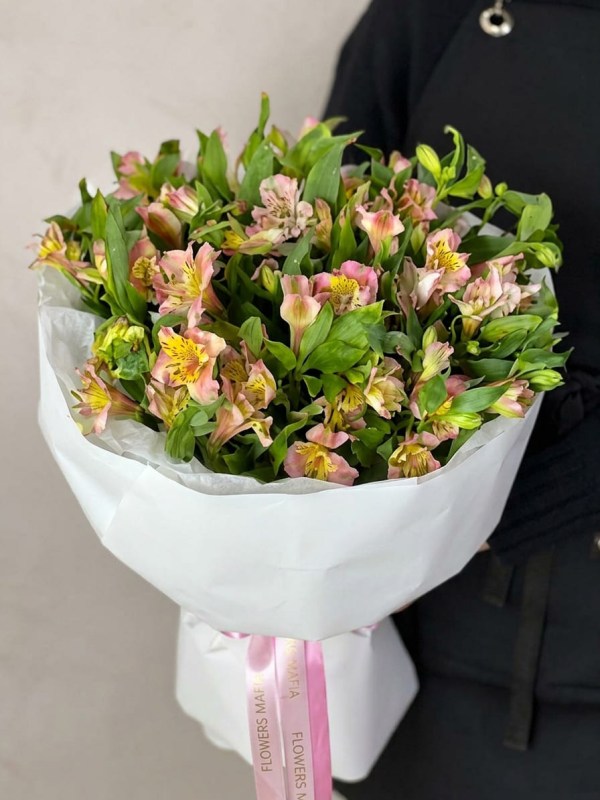Buchet de 15 alstroemerias in culori delicate