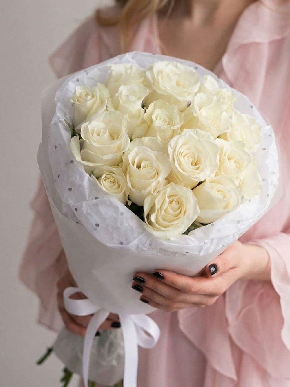 Букет из 15 белых кенийских роз «White Silk»