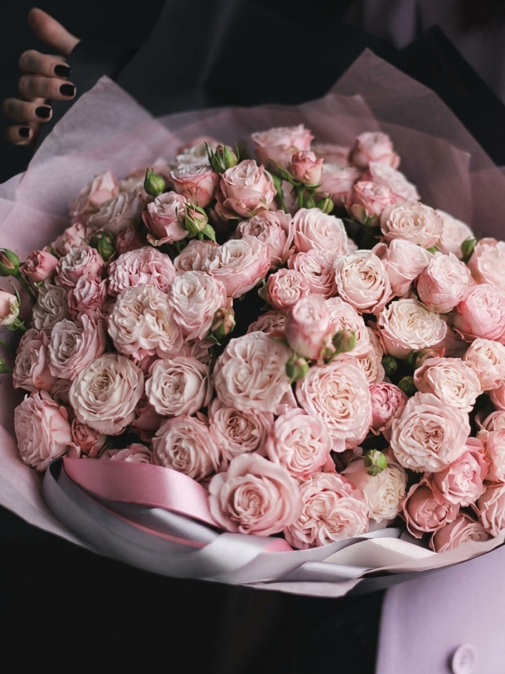 Buchet din 17 ramuri de trandafir Lady Bombastic