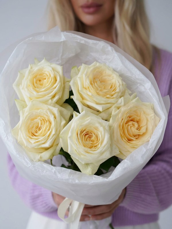Buchet de 5 trandafiri Candlelight