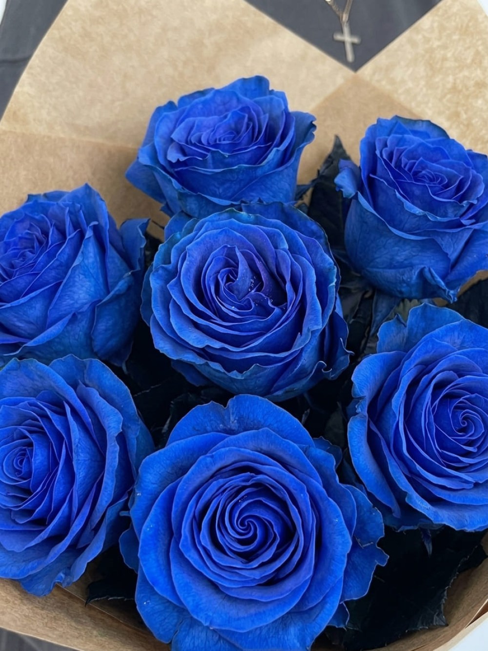 Buchet de 7 trandafiri albastri