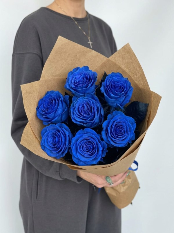 Buchet de 7 trandafiri albastri