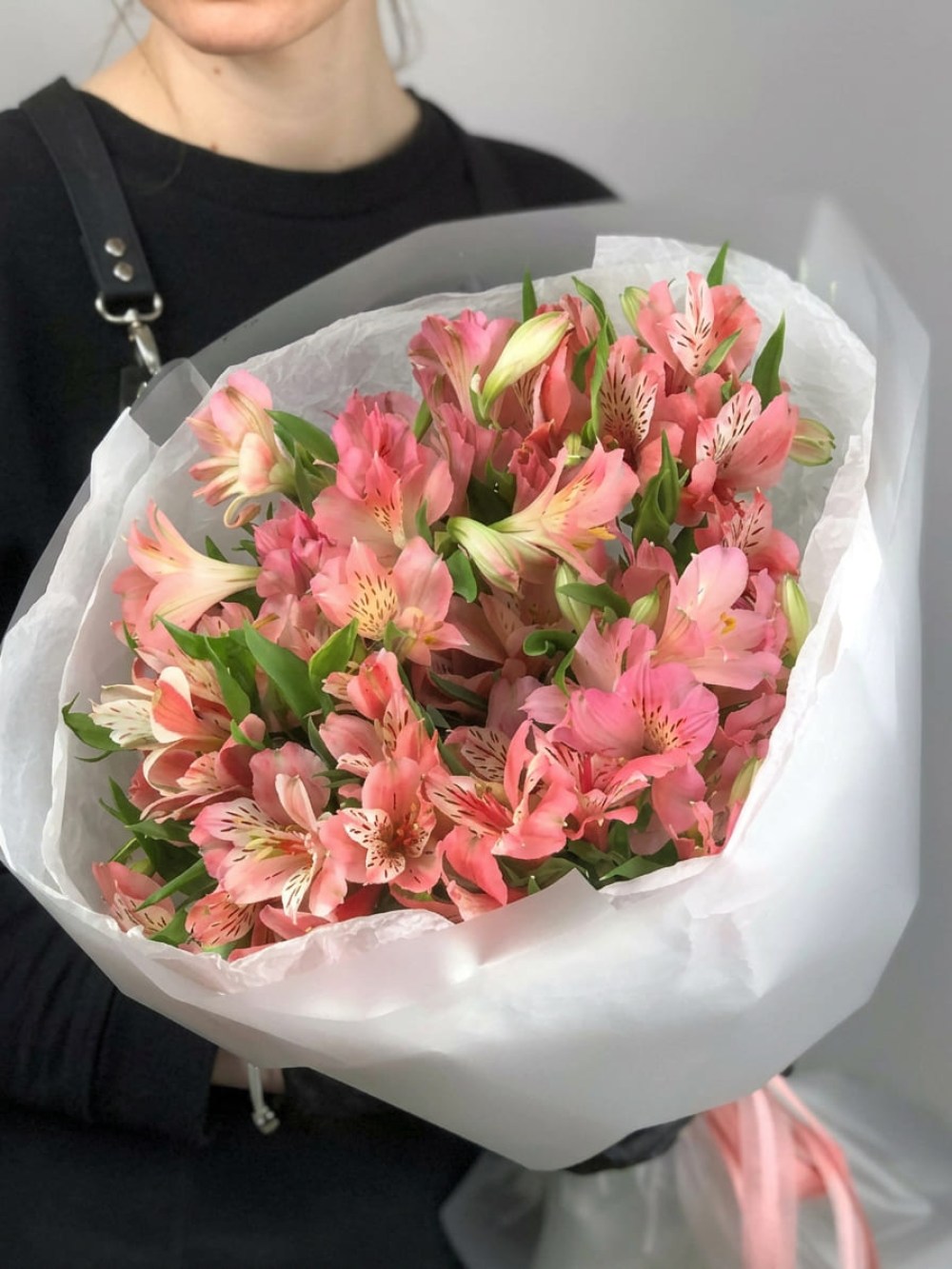 Buchet de 9 alstroemerias roșu-roz