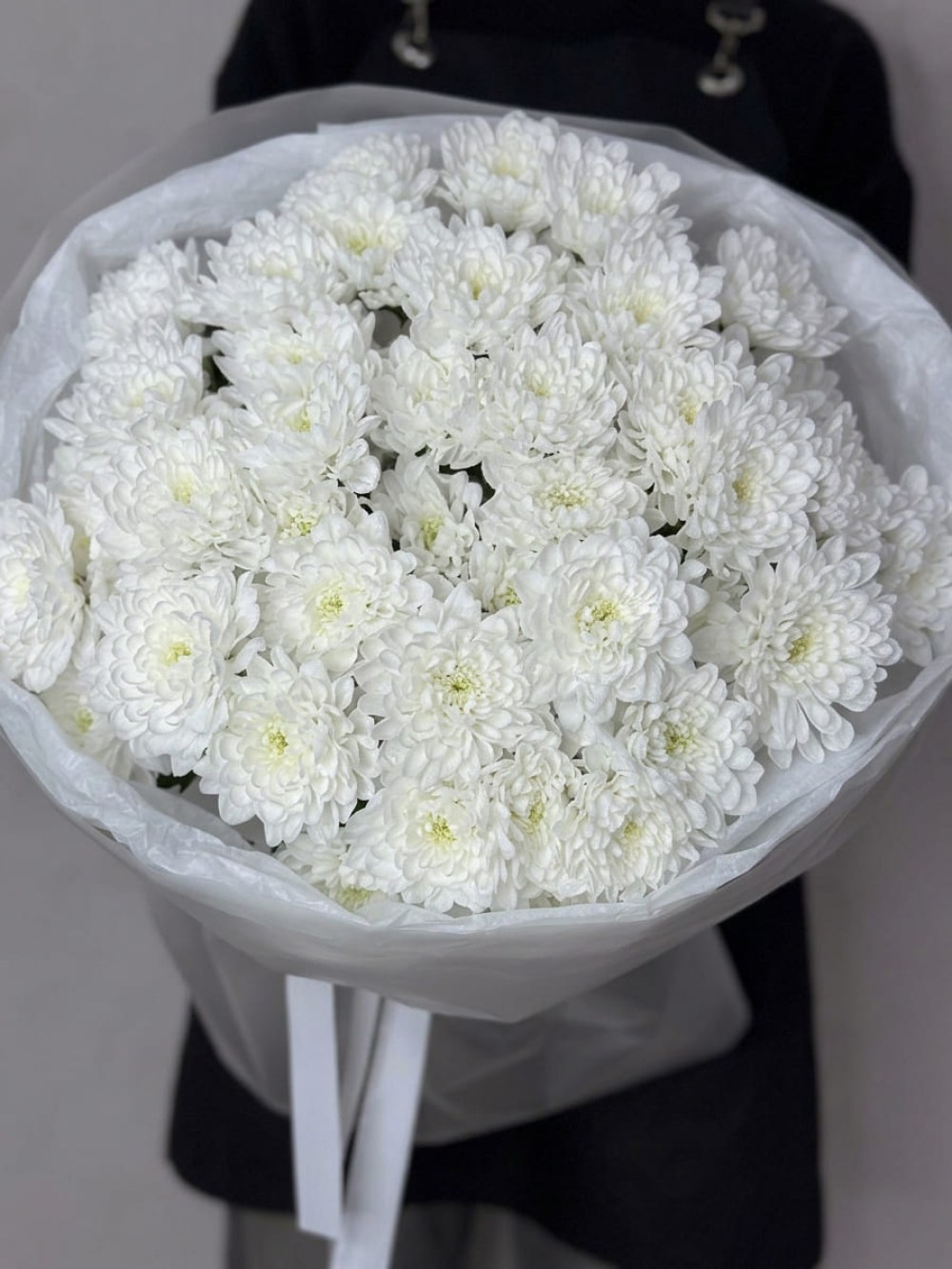 Bouquet of 9 branches of white spray chrysanthemum Altai