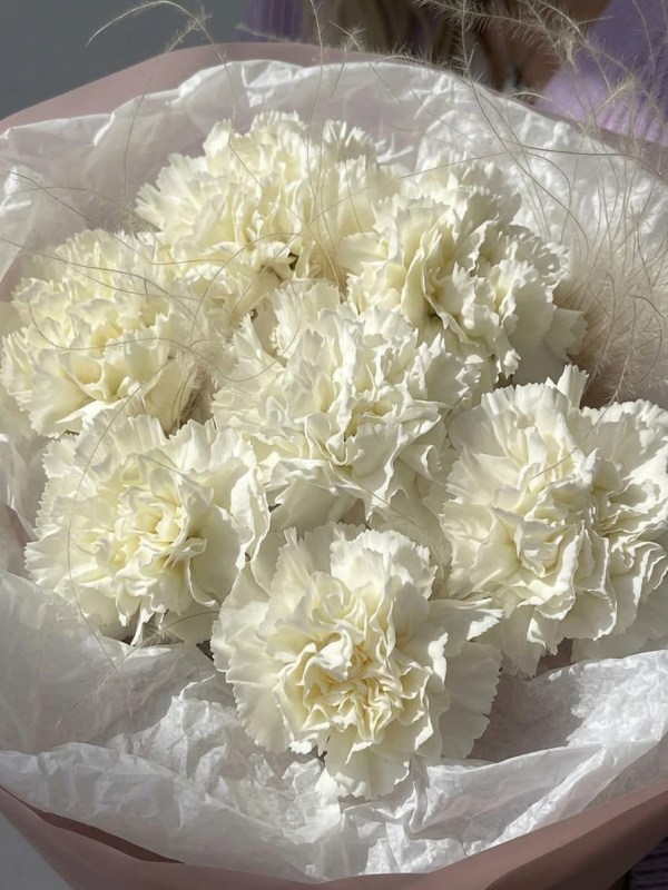 Buchet de dianthus alb cu stifa