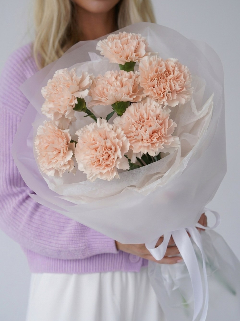 Buchet de piersici dianthus în ambalaj mat