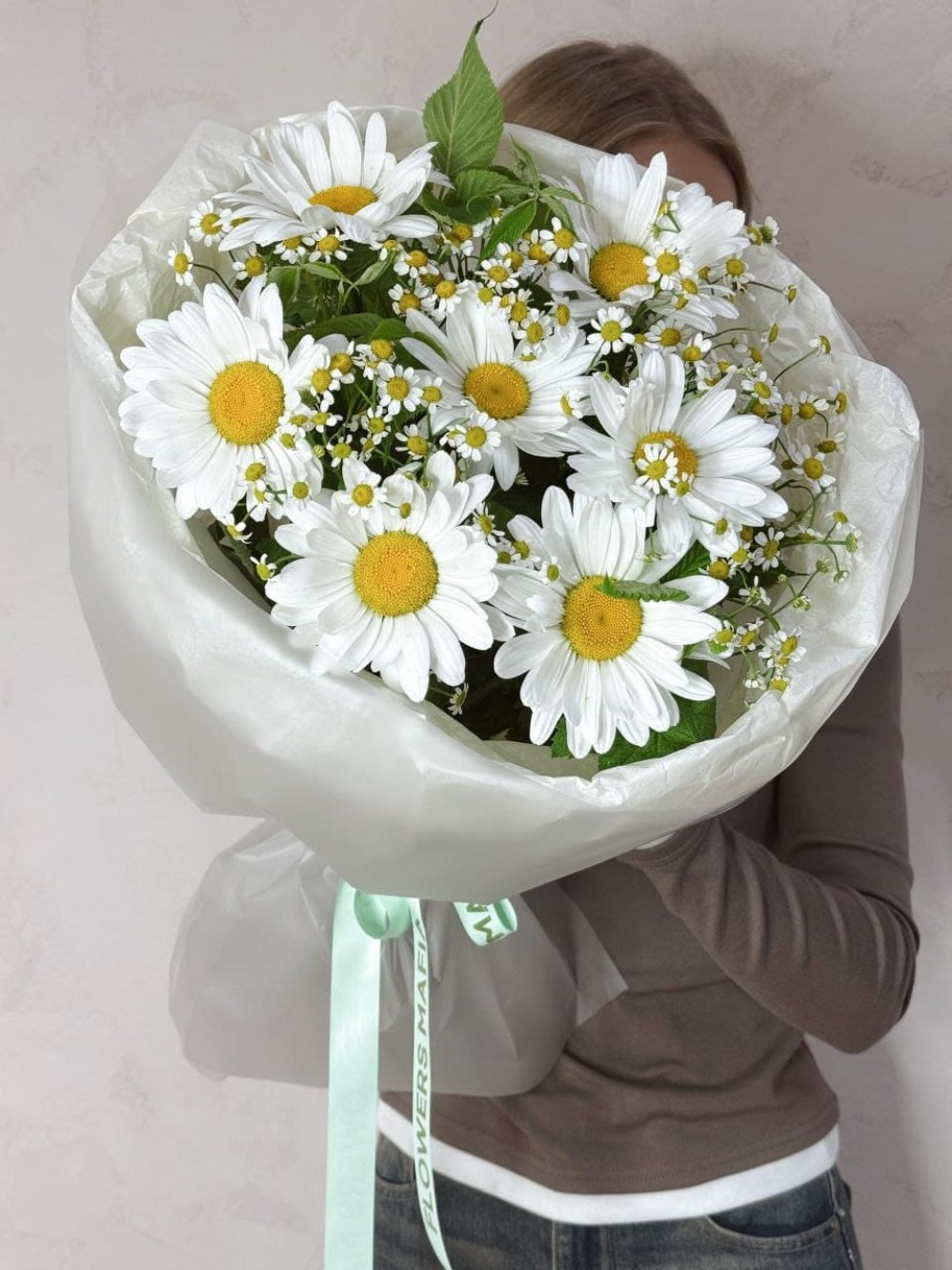 Buchet de margarete mari cu matricaria