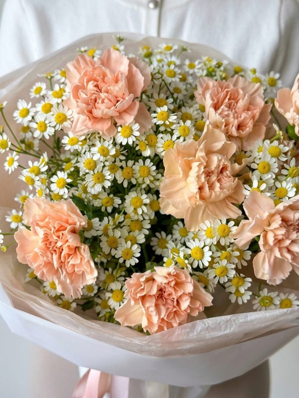 Buchet duo de mușețel cu dianthus „Chalet” mini