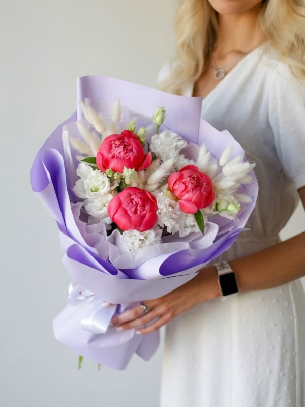 Buchet cu bujori si eustoma
