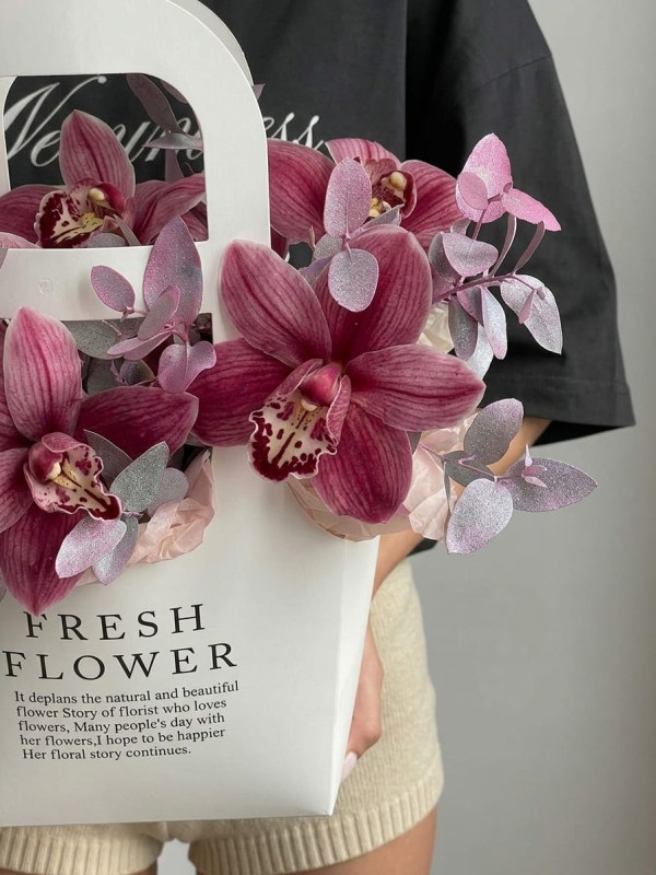 Sac-cutie cu vin cymbidium