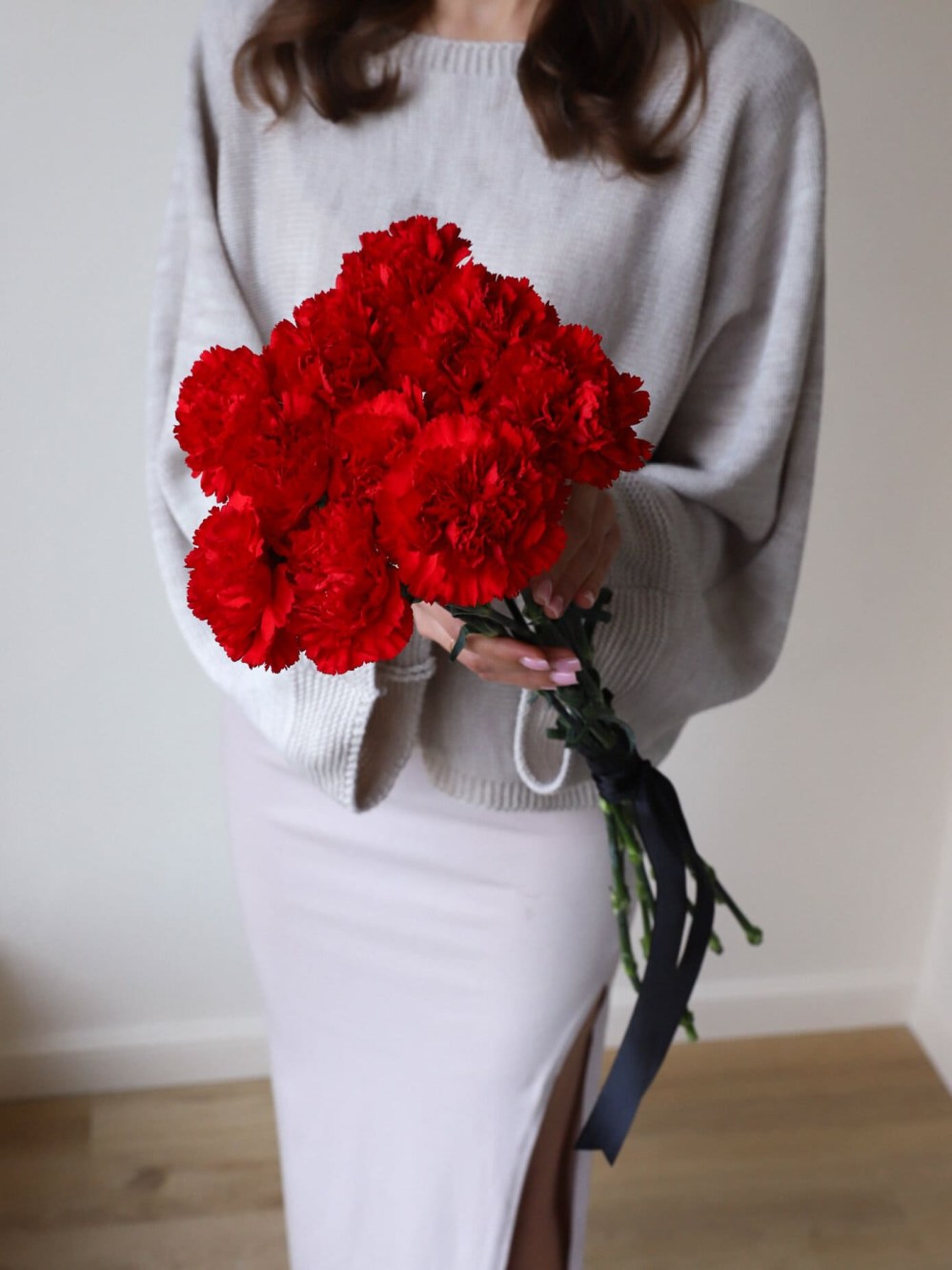 Red carnations (10 pcs)