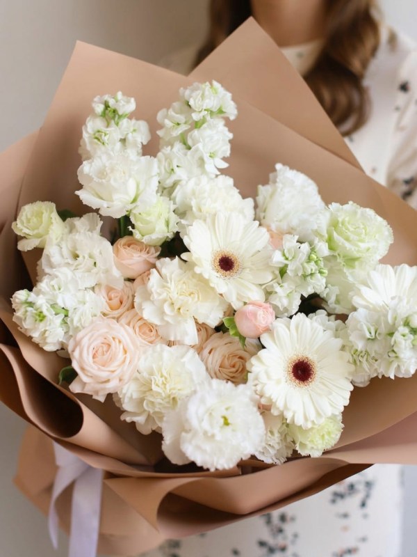 Crem buchet mixt cu gerbere