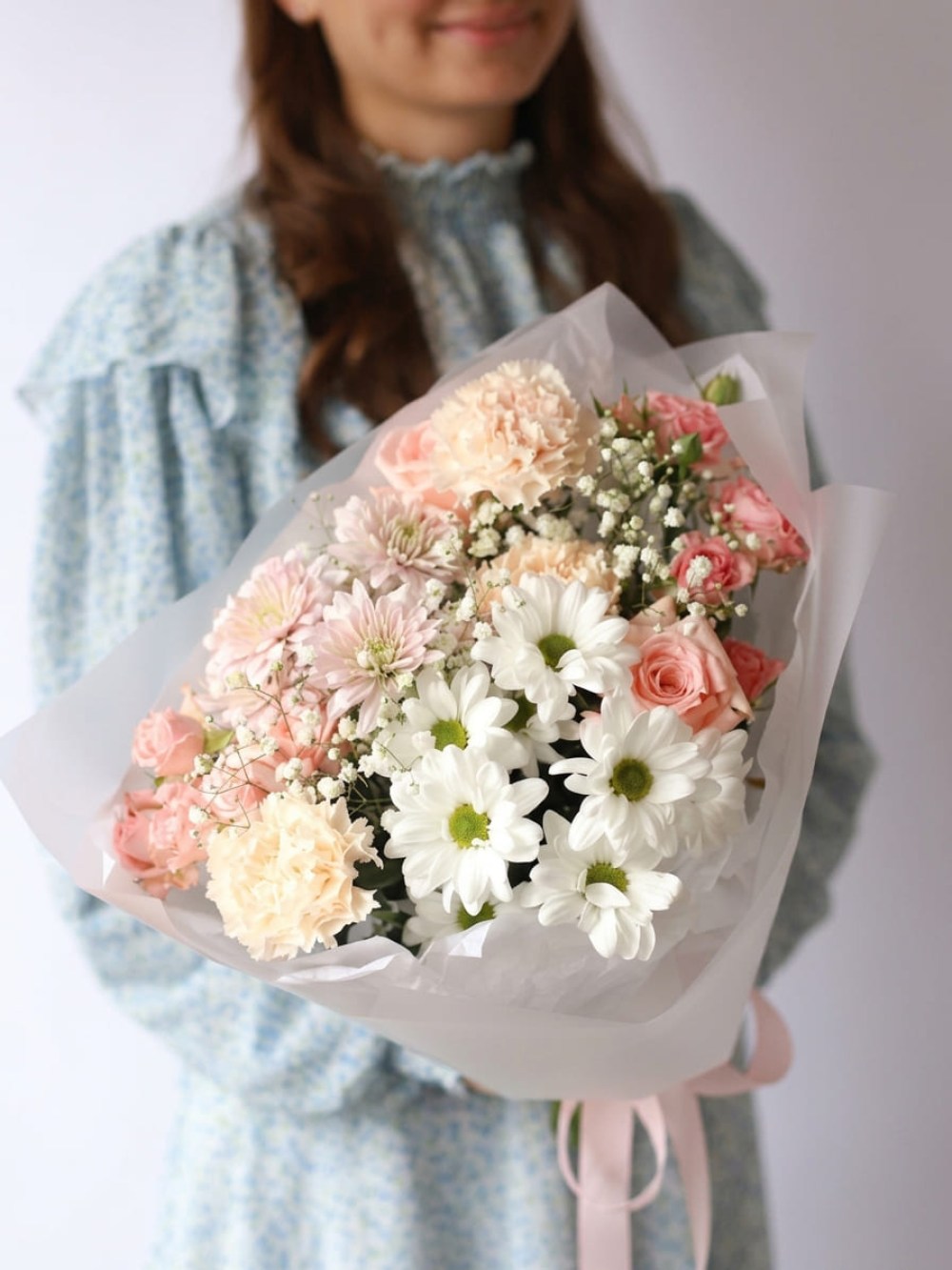 Crem buchet mixt cu gypsophila