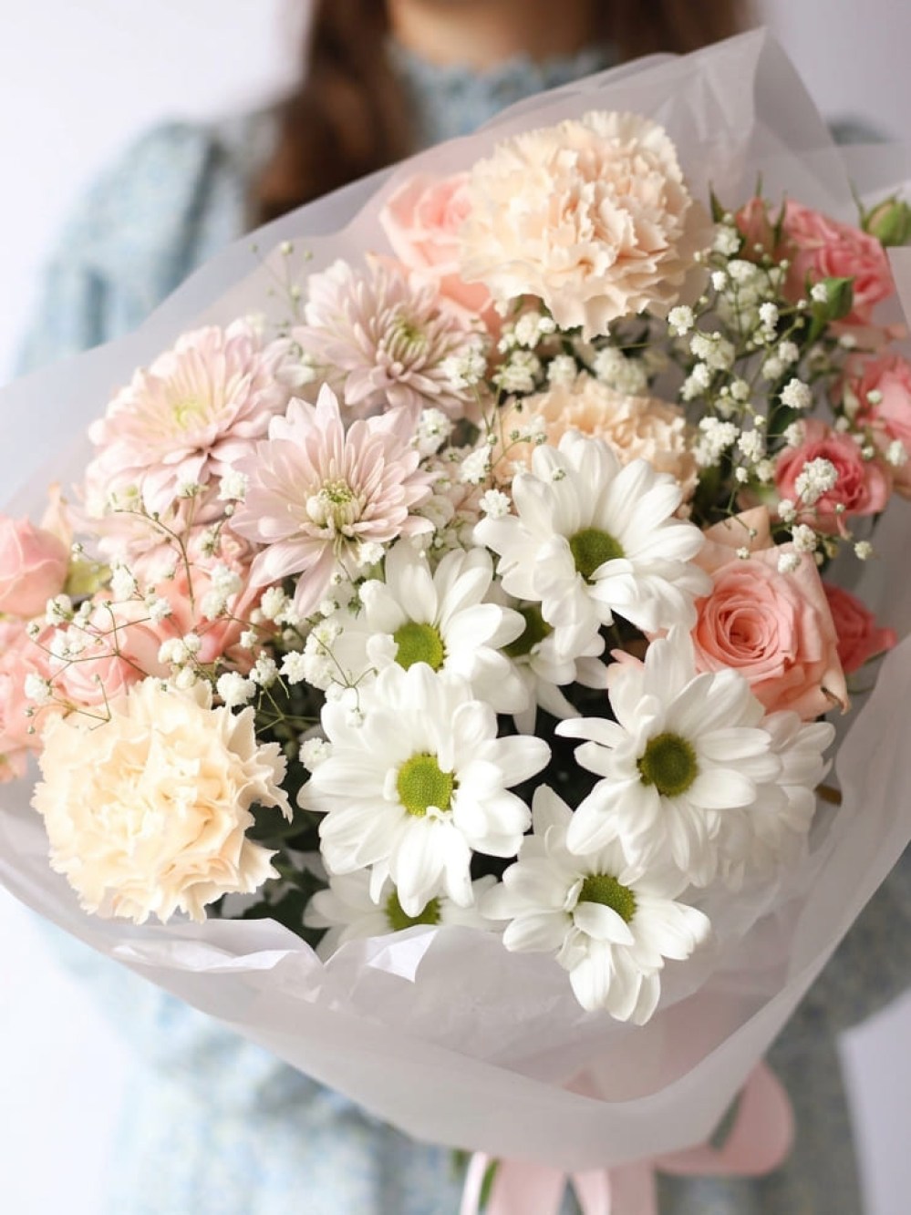 Crem buchet mixt cu gypsophila