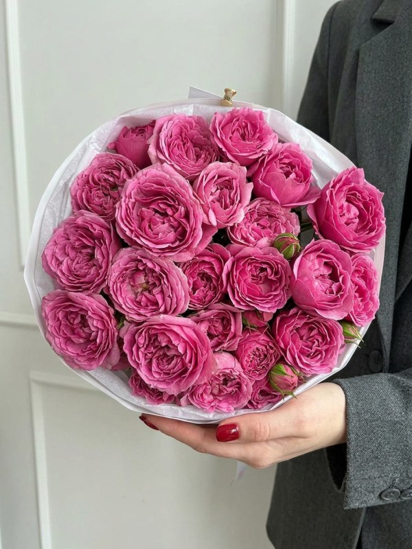Raspberry Misty Bubbles spray rose bouquet