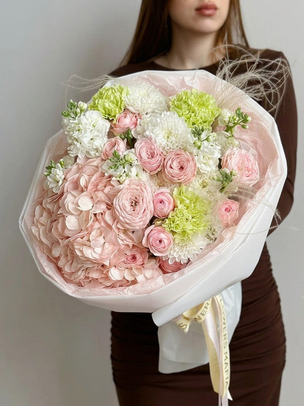 Buchet delicat de designer cu hortensie pudrată