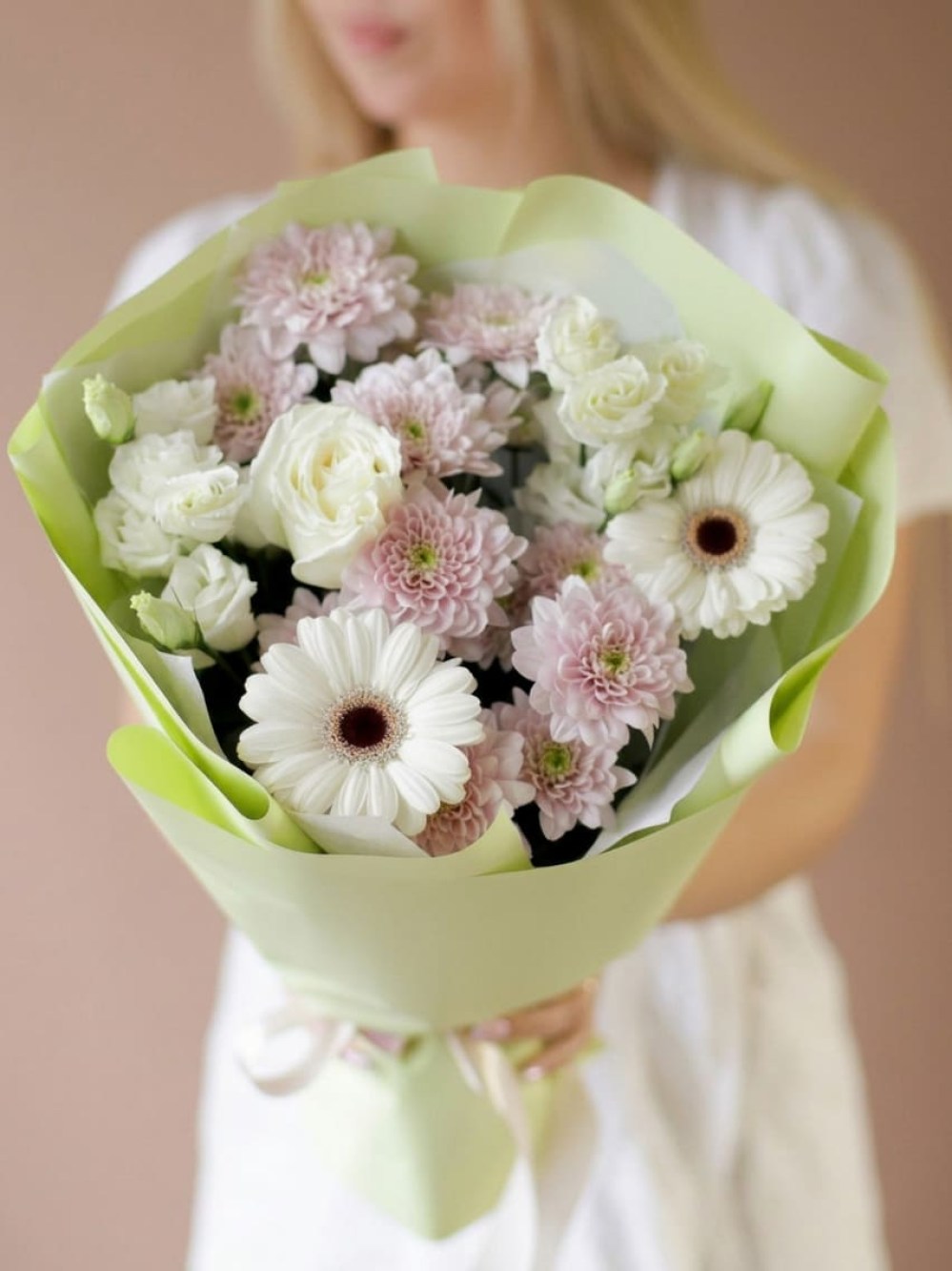Delicate mixed bouquet with germine