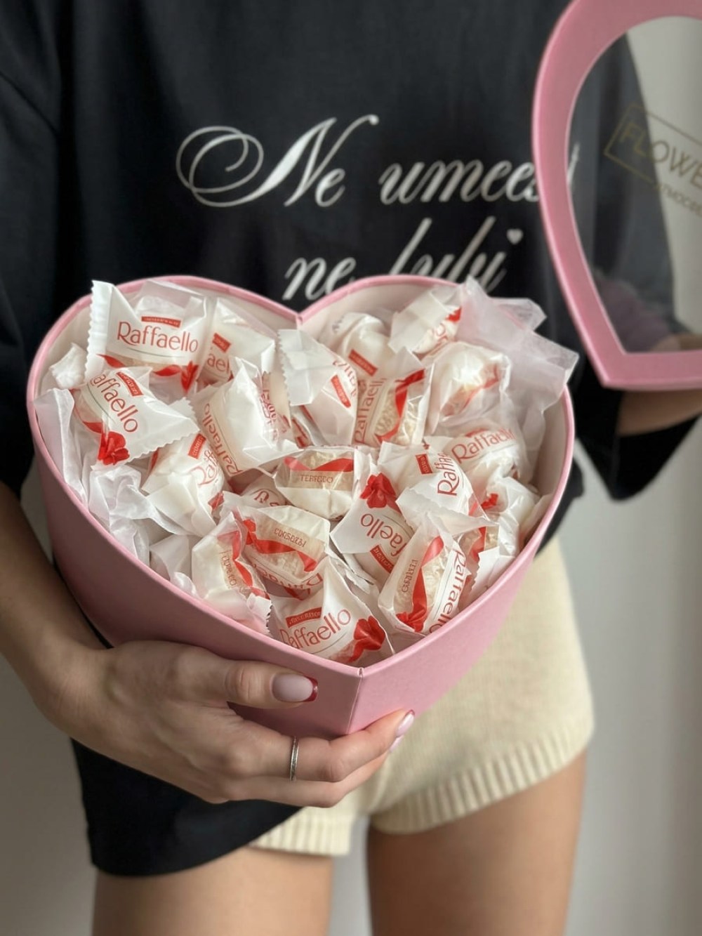 Cutie cadou Raffaello într-o cutie în formă de inimă